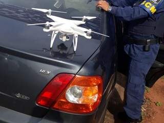 Dez equipes da Polícia Municipal, espalhadas pelos cemitérios da cidade, fazem patrulhamento utilizando drones (Foto: Danielle Valentim) 