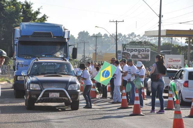 Na divisa com o PR, protesto de fazendeiros &eacute; com panfletagem e sem bloqueio