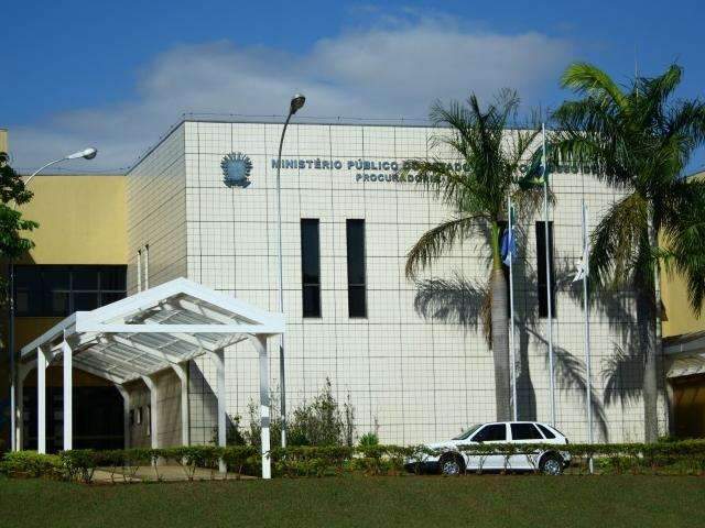 Prefeitura tumultua e demora a cumprir decis&atilde;o de demitir, afirma MPE