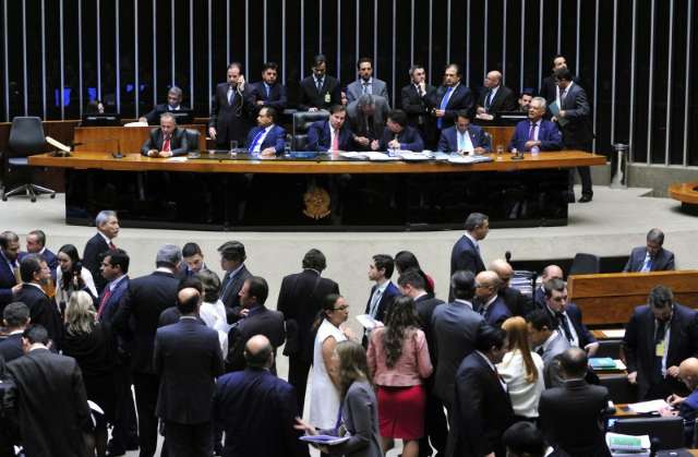 Debate de projeto que flexibiliza d&iacute;vida dos estados &eacute; retomado hoje