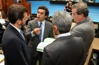Deputados Pedro Kemp (PT), Beto Pereira (PSDB0, Eduardo Rocha (MDB) e Rinaldo Modesto (PSDB), durante sessão (Foto: Victor Chileno/ALMS)