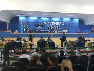 Sessão da Câmara Municipal desta quinta-feira (Foto: Mayara Bueno)