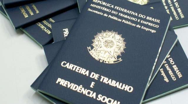 Trabalhadores &quot;esquecem&quot; 782 carteiras na Funtrab de Campo Grande