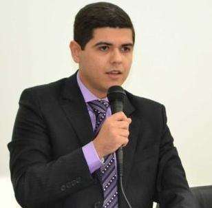 Candidato &eacute; preso por desacato e assessor &eacute; flagrado com R$ 19 mil