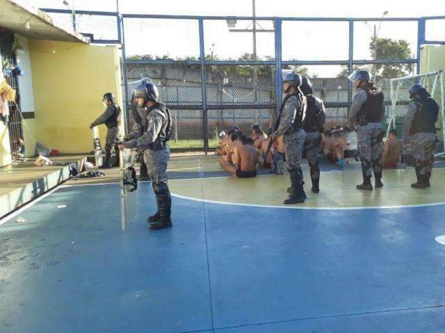 Agentes s&atilde;o investigados ap&oacute;s vistoria achar at&eacute; p&eacute; de maconha em pres&iacute;dio
