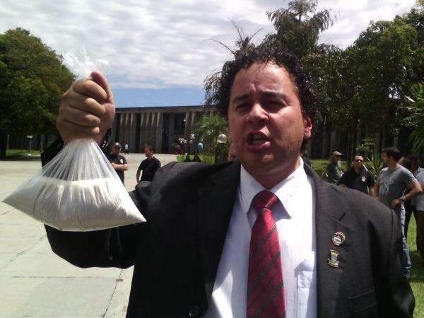 Na Assembleia, deputados e vereadores engrossam protesto contra reforma