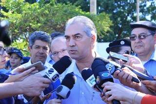 O governador Reinaldo Azambuja disse que ainda não está definida a volta do secretário de Segurança Pública para a Assembléia (Foto: Marina Pacheco)