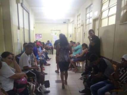 Paciente relata espera de 4 horas por atendimento no CRS Tiradentes
