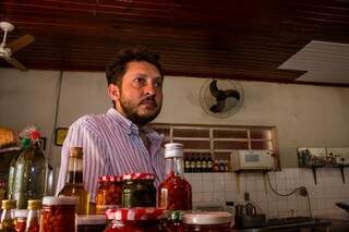 Márcio Pooter toca o restaurante há 2 anos, depois de comprar do antigo dono, Wilian Menezes. (foto: Henrique Kawanamani)