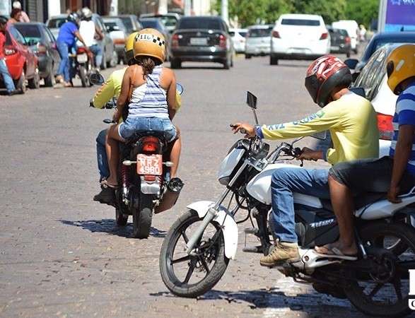 Prefeitura suspende processo licitat&oacute;rio ap&oacute;s motaxistas reivindicarem mudan&ccedil;as