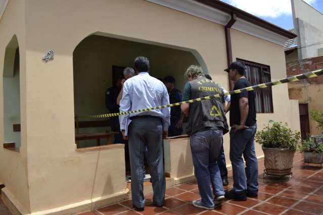 Mulher de policial assassinado deve ser indiciada por homic&iacute;dio doloso