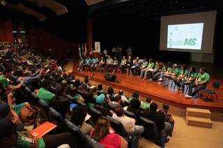 Encontro do governador Reinaldo Azambuja com lideranças estudantis teve a participação 566 estudantes de 73 municípios no Rubens Gil de Camillo (Foto: João Paulo)

