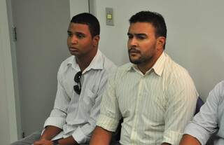 Anderson, de camisa branca, e Willian (de barba) vão a júri popular e tiveram prisão decretada. (Foto: João Garrigó)