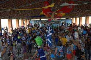 Escola campeã comemora título depois da apuração (Foto: Divulgação)
