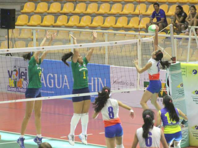  MS pega sele&ccedil;&atilde;o do AM por vaga na semifinal do Brasileiro de v&ocirc;lei feminino