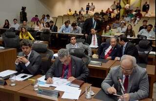 Deputados aprovam programa de aposentadoria voluntária a servidores da Assembleia (Foto: Roberto Higa)