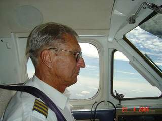“Ele era aposentado e trabalhava por amor ainda”, disse filha sobre o pai, o piloto, Teodoro Janjon, que morreu na queda do avião. (Foto: Arquivo Pessoal) 