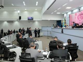 Vereadores durante sessão desta terça-feira pós-eleições na Câmara Municipal (Foto: CMCG/Divulgação)
