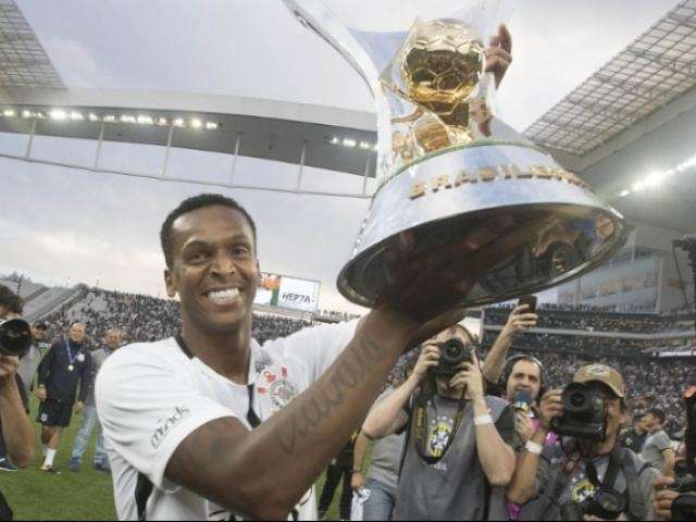 Primeiro artilheiro de Brasileiro pelo Tim&atilde;o, J&ocirc; ganha a Bola de Ouro