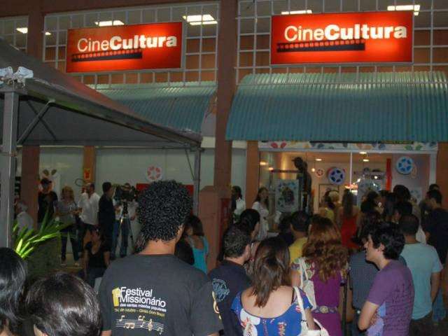ONG que comprou Cine Cultura de &quot;porta fechada&quot; investe bem longe daqui