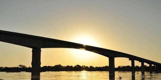 &ldquo;Poeta Manoel de Barros&rdquo; agora &eacute; nome de ponte sobre o rio Paraguai 