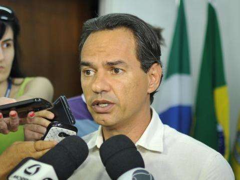 Prefeito assina ajuste no conv&ecirc;nio com a Santa Casa nesta quinta-feira