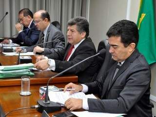 Da esquerda para direita, os deputados Gerson Claro (PP), José Carlos Barbosa (DEM), Lídio Lopes (Patri) e Marçal Filho (PSDB), durante sessão (Foto: Luciana Nassar/ALMS)