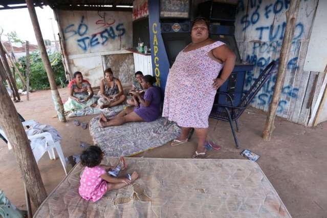 Enersul acaba com gato e falta de luz castiga doentes e crian&ccedil;as em favela