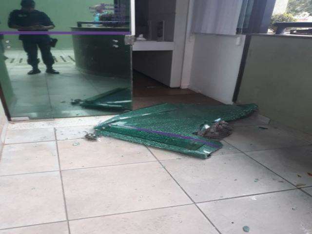 Homem furta loja de celular no Centro e acaba preso comercializando aparelhos