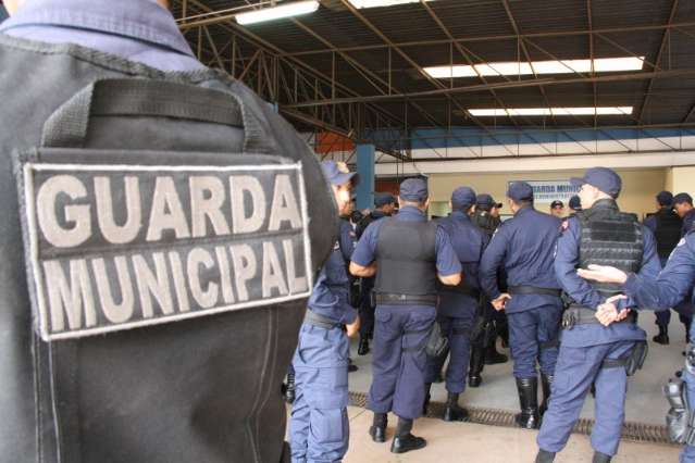 Uso de arma de fogo pela Guarda n&atilde;o &eacute; unanimidade entre leitores, diz enquete