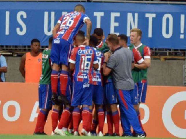 Com 2 gols em tr&ecirc;s minutos, Bahia vence o Fluminense na Fonte Nova 