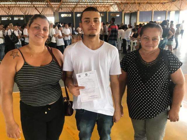 De olho no 1&deg; emprego, 630 jovens recebem dispensa das For&ccedil;as Armadas