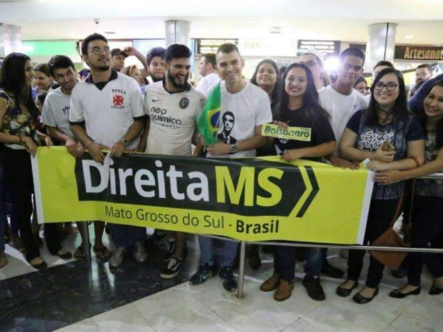 Sob gritos de &#039;j&aacute; ganhou&#039;, Bolsonaro faz discurso e chama Moro de her&oacute;i