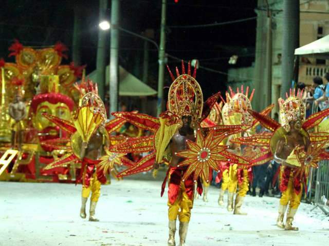 Escolas de samba de Corumb&aacute; fazem ensaio geral no domingo