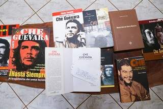 Mary leu inúmeros livros sobre o revolucionário Che. (Foto: Kísie Ainoã)
