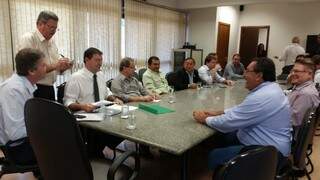 Representantes de entidades se reuniram hoje com o governador. (Foto: Divulgação/Fiems)