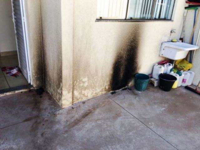 Fac&ccedil;&atilde;o ataca pr&eacute;dio da Uni&atilde;o e pede transfer&ecirc;ncia do diretor de pres&iacute;dio