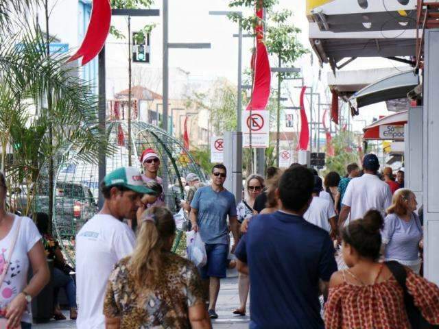 Confira o que abre e fecha durante v&eacute;speras e feriado de Ano Novo