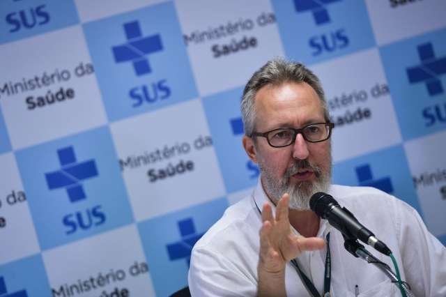 Minist&eacute;rio v&ecirc; rela&ccedil;&atilde;o entre casos de microcefalia e o zika v&iacute;rus