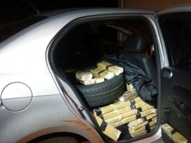 Adolescente de 17 anos &eacute; apreendido com meia tonelada de maconha