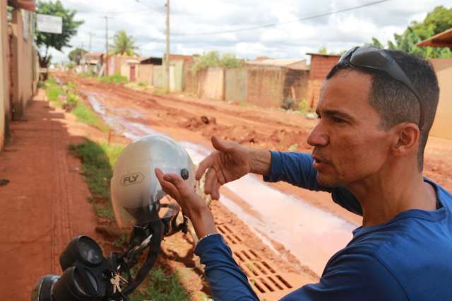 Pedido de conselheiro adia ainda mais sonho do asfalto em bairros