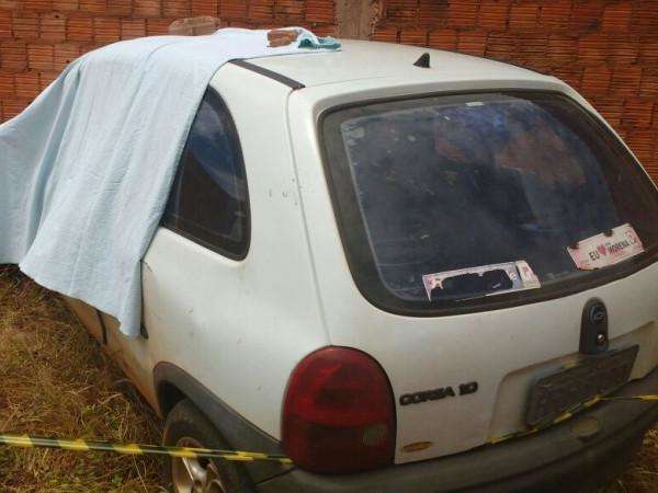 Condutor leva tiro na cabe&ccedil;a, bate carro em muro e morre no Nova Lima