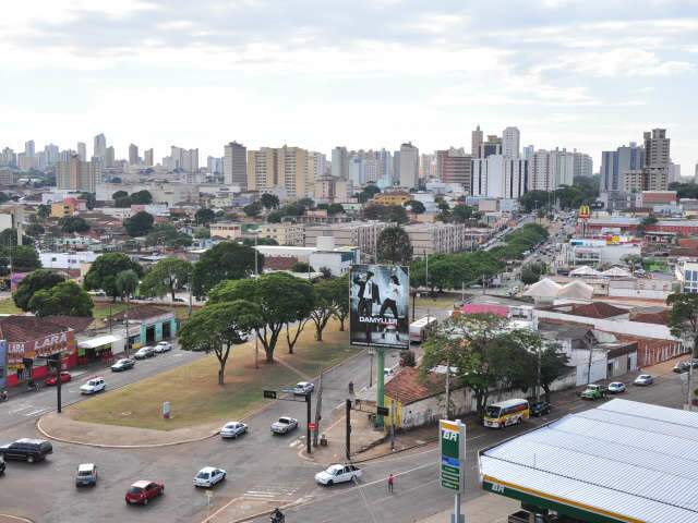  Capital registra garoa ap&oacute;s 38 dias de seca e chuva s&oacute; chega a regi&atilde;o sul