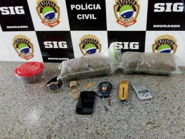 Pol&iacute;cia recupera carro de casal assaltado e prende rapaz por recepta&ccedil;&atilde;o
