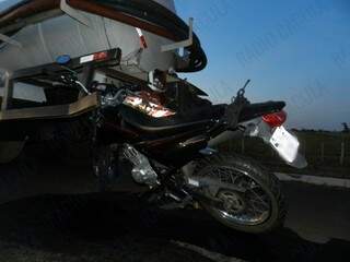Acidente ocorreu na tarde de ontem e motociclista morreu no hospital (Foto: Rádio Caçula)