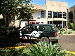 Servidor que invadiu secretaria coleciona 9 passagens pela pol&iacute;cia  