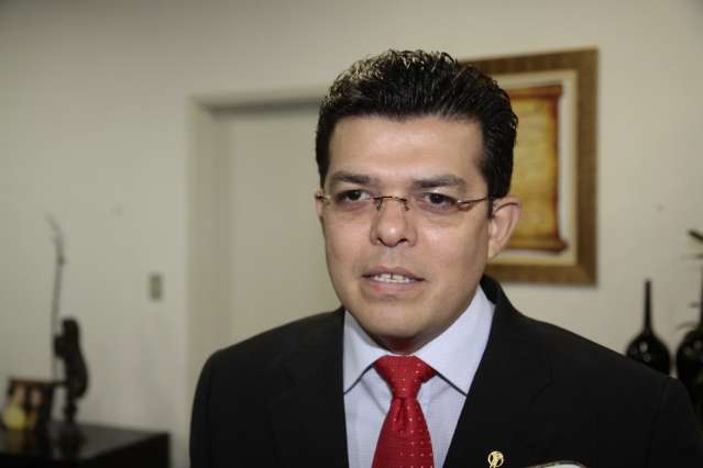 Ap&oacute;s 100 dias, Olarte diz que define hoje titular da Secretaria da Mulher