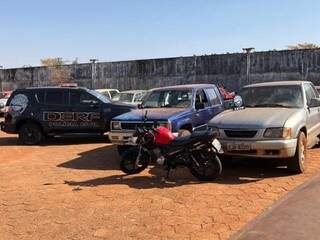 Veículos furtados por Alex Duarte foram levados para o pátio da Derf (Foto: Divulgação) 