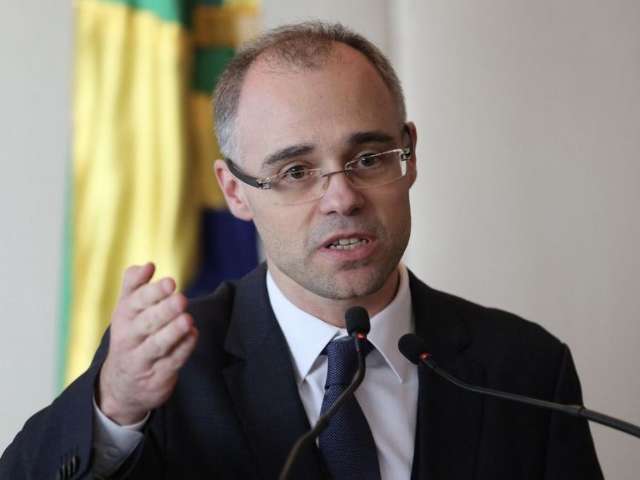Em parecer, AGU defende no STF bloqueio de verbas das universidades