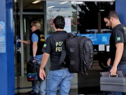 Bandidos que invadiram agência da Caixa fugiram com mais de R$ 200 mil